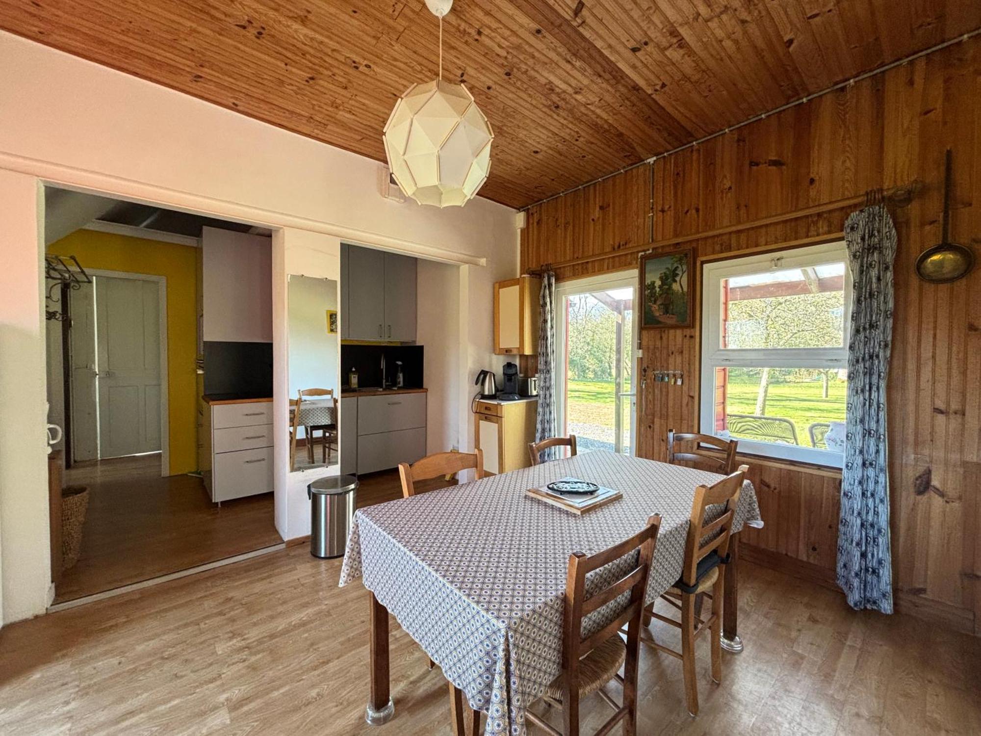 Maison De Campagne Lumineuse Spacieuse Dans Impasse Au Calme A Proximite D'Un Chateau Deux Verandas Grand Jardin Cabane Pour Velos, Pres Port En Bessin Et Bayeux, Proche Plages Du Debarquement Commes Bagian luar foto