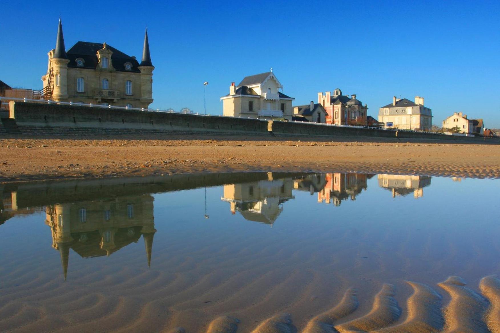 Maison De Campagne Lumineuse Spacieuse Dans Impasse Au Calme A Proximite D'Un Chateau Deux Verandas Grand Jardin Cabane Pour Velos, Pres Port En Bessin Et Bayeux, Proche Plages Du Debarquement Commes Bagian luar foto